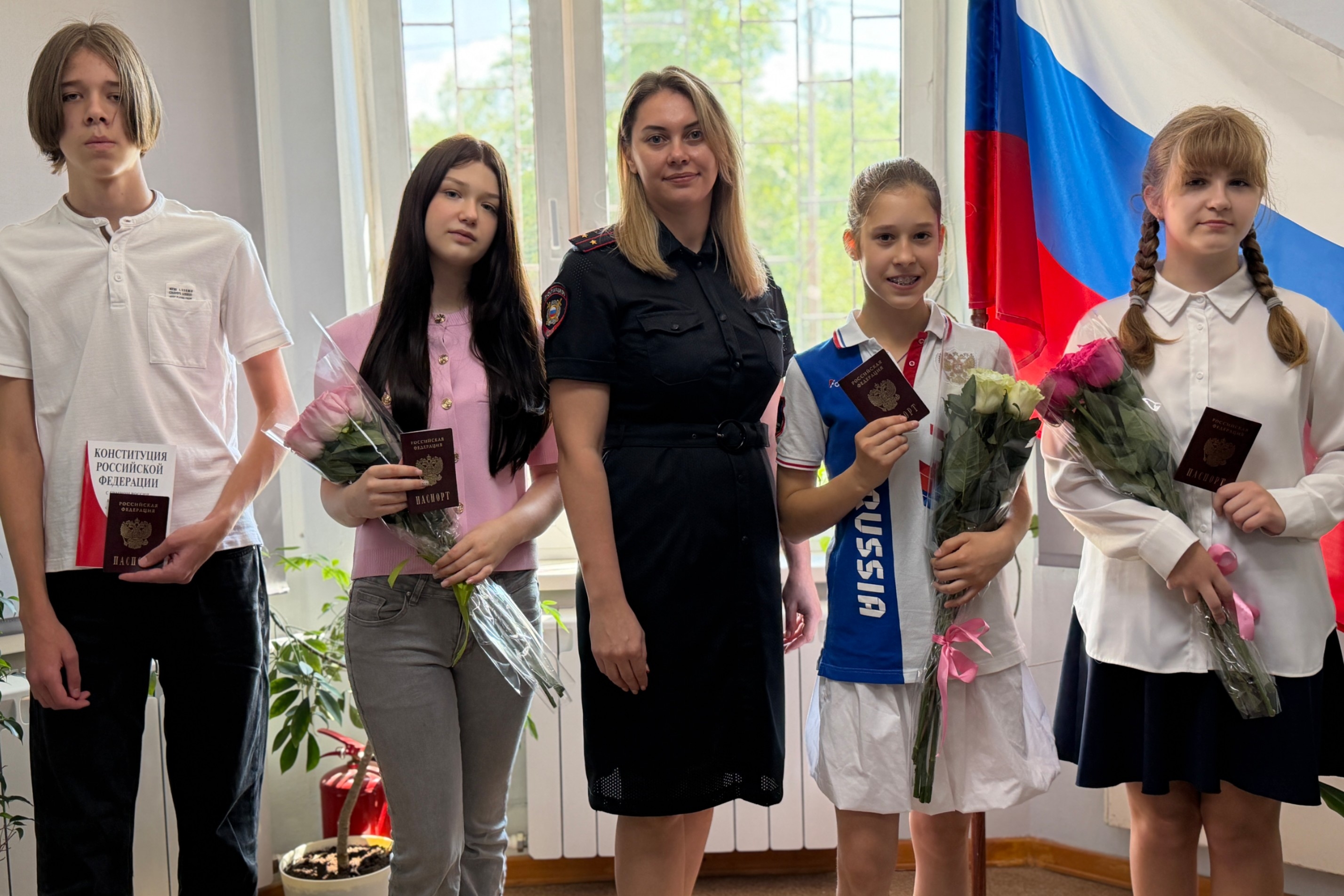 В Одинцовском округе подросткам вручили паспорта в рамках акции «Мы — граждане России!»