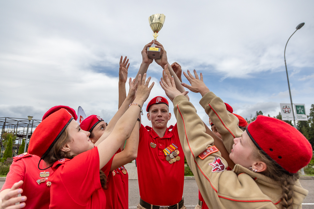Военно-спортивная игра «Юный страж порядка» в парке «Патриот»