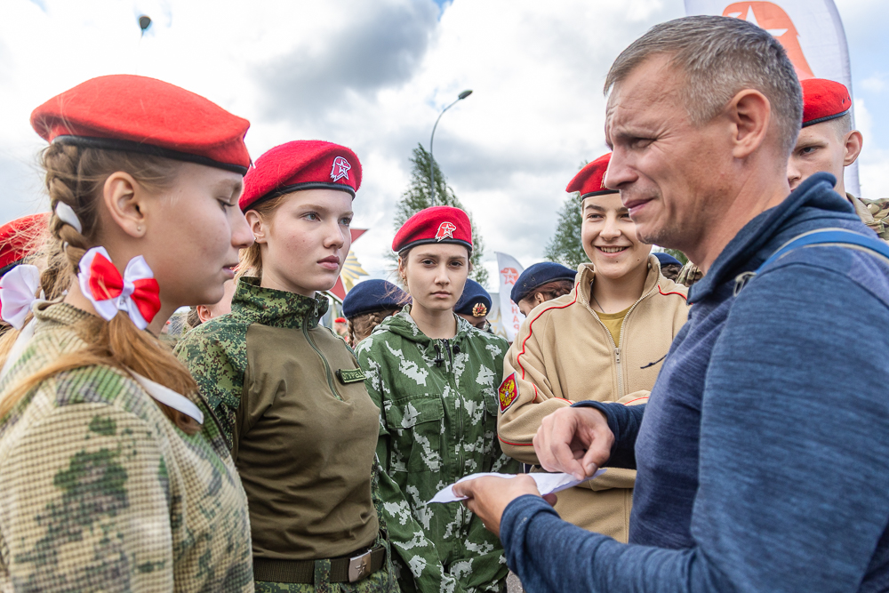 Военно-спортивная игра «Юный страж порядка» в парке «Патриот»