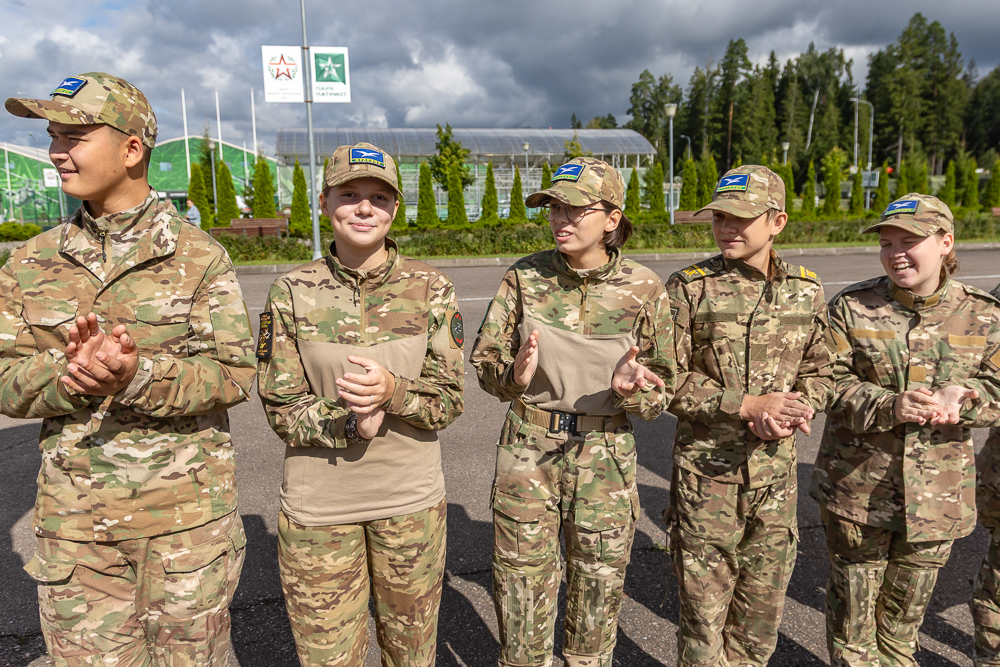 Военно-спортивная игра «Юный страж порядка» в парке «Патриот»
