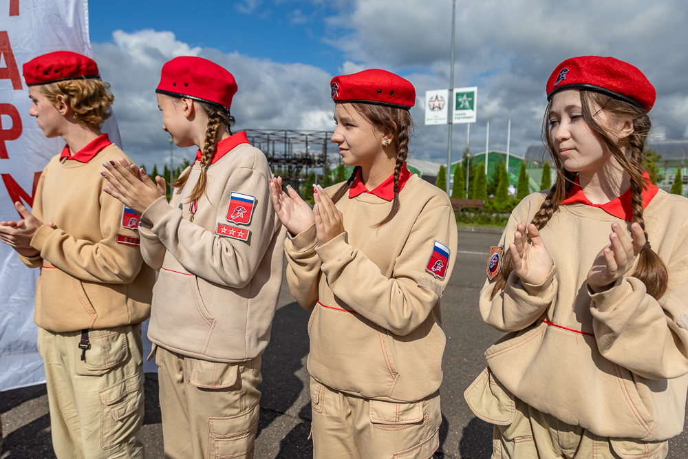 Военно-спортивная игра «Юный страж порядка» в парке «Патриот»