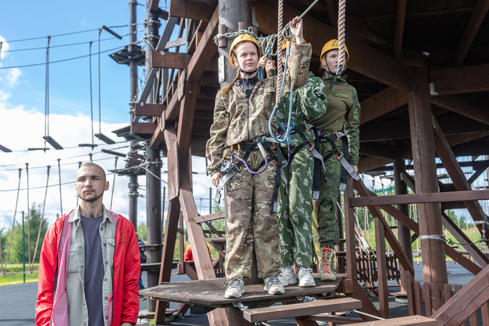 Военно-спортивная игра «Юный страж порядка» в парке «Патриот»