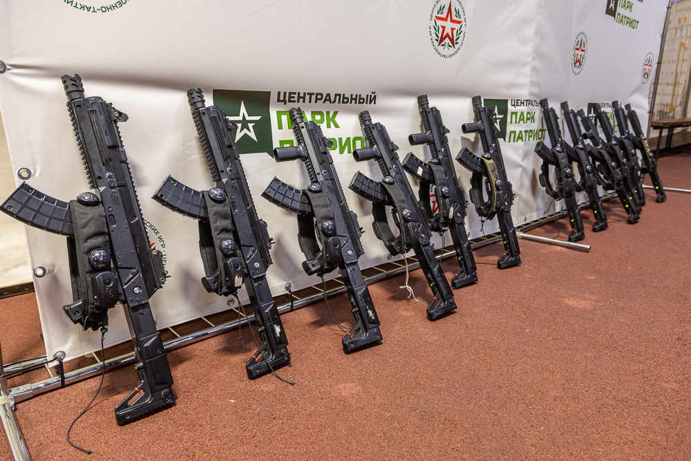 Военно-спортивная игра «Юный страж порядка» в парке «Патриот»