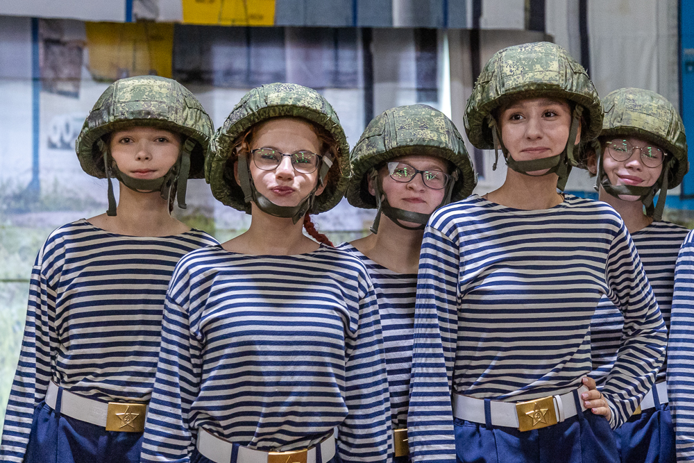 Военно-спортивная игра «Юный страж порядка» в парке «Патриот»