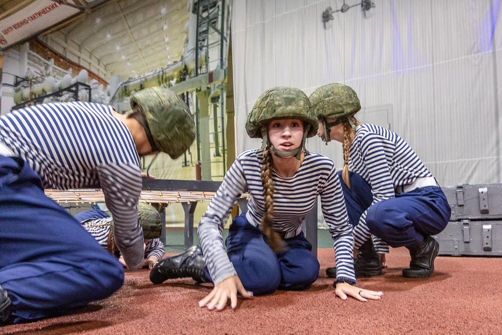 Военно-спортивная игра «Юный страж порядка» в парке «Патриот»