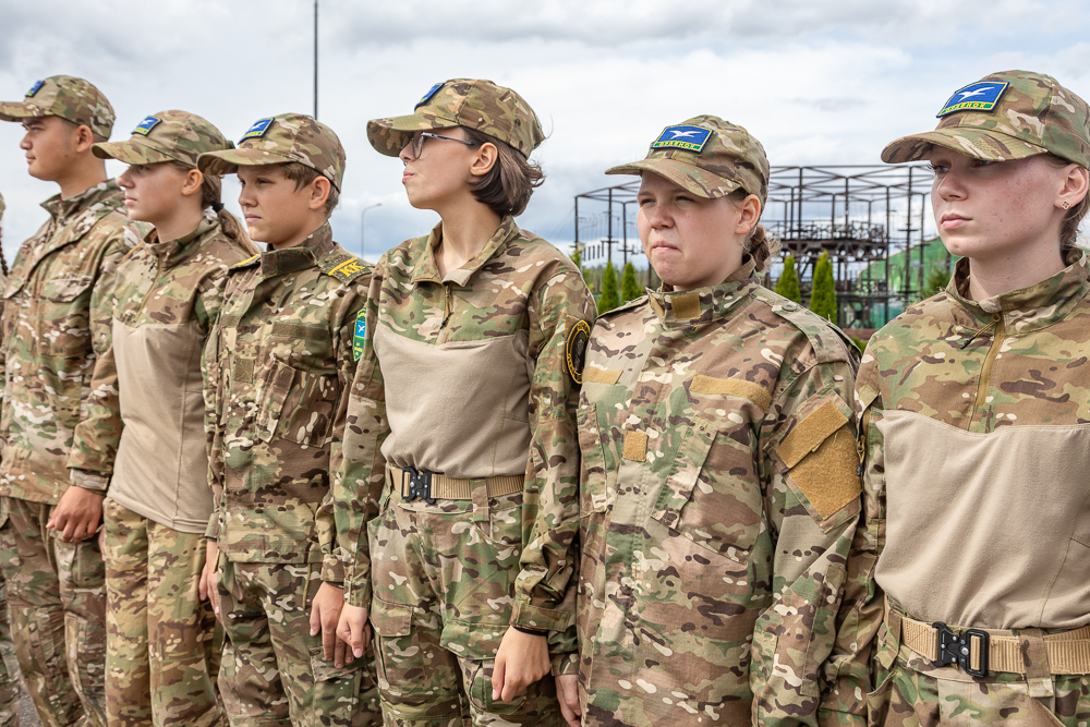 Военно-спортивная игра «Юный страж порядка» в парке «Патриот»