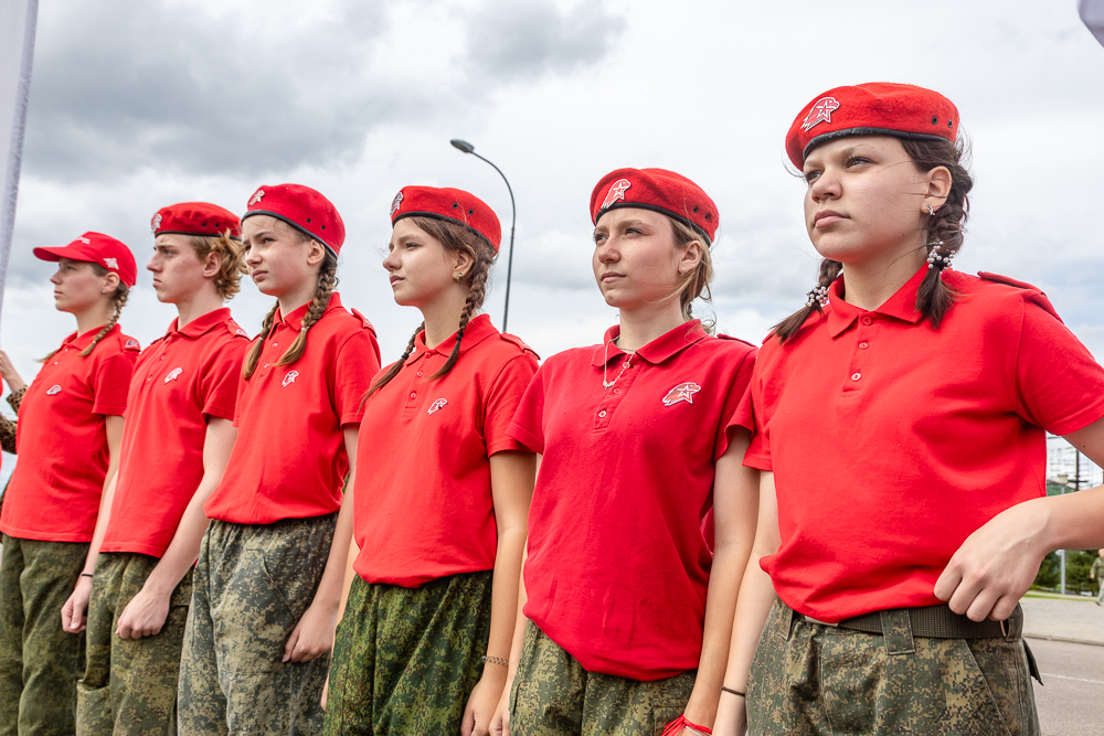 Военно-спортивная игра «Юный страж порядка» в парке «Патриот»