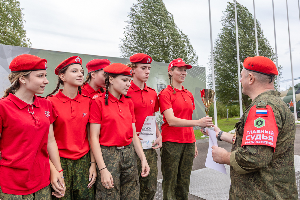 Военно-спортивная игра «Юный страж порядка» в парке «Патриот»