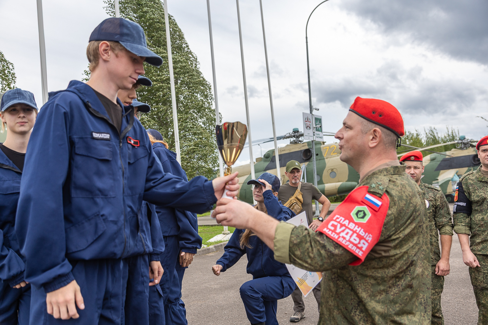 Военно-спортивная игра «Юный страж порядка» в парке «Патриот»