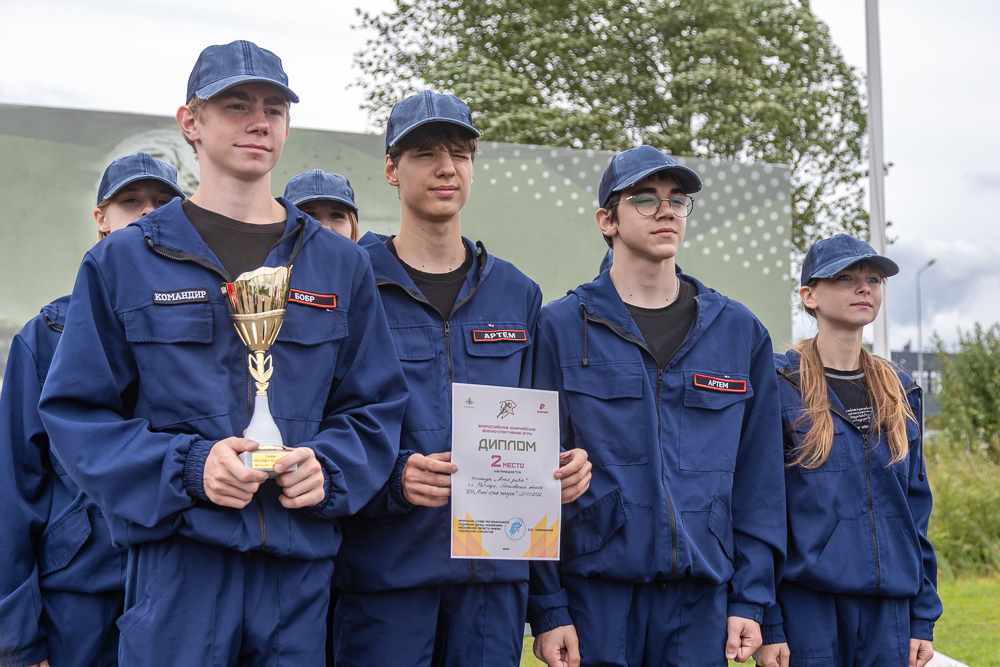 Военно-спортивная игра «Юный страж порядка» в парке «Патриот»