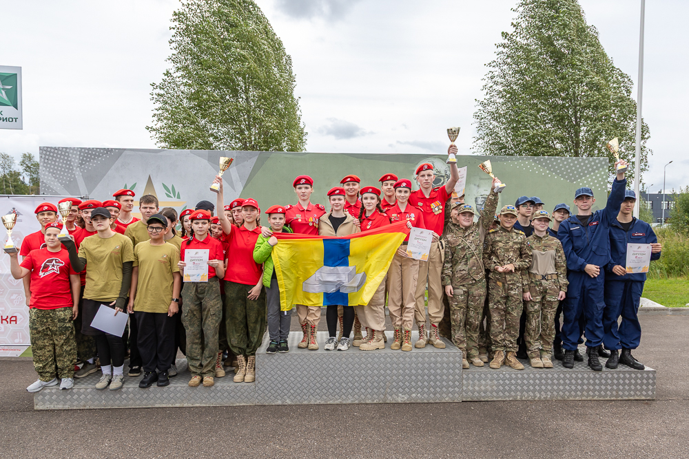 Военно-спортивная игра «Юный страж порядка» в парке «Патриот»