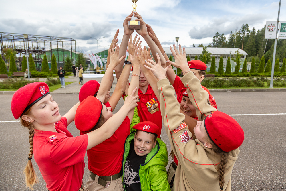 Военно-спортивная игра «Юный страж порядка» в парке «Патриот»